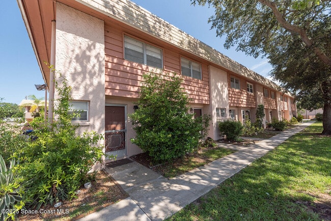 property at 2511 Country Club Dr