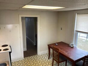 634 Campbell St, Unit 2nd Floor in Williamsport, PA - Building Photo - Building Photo