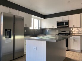 4574 Oakwood Ave, Unit 4570 in Los Angeles, CA - Building Photo