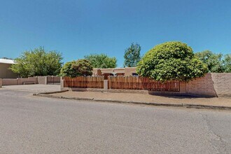 501 Calle De in Santa Ana Pueblo, NM - Building Photo - Building Photo