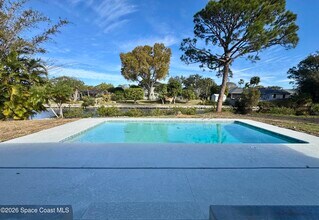 540 Elliott Dr in Merritt Island, FL - Building Photo - Building Photo