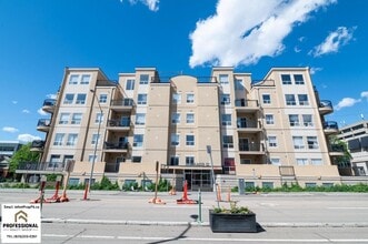 10606 102 Av NW in Edmonton, AB - Building Photo - Building Photo
