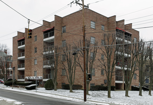 Bryant Tower Apartments in Cincinnati, OH - Foto de edificio - Building Photo