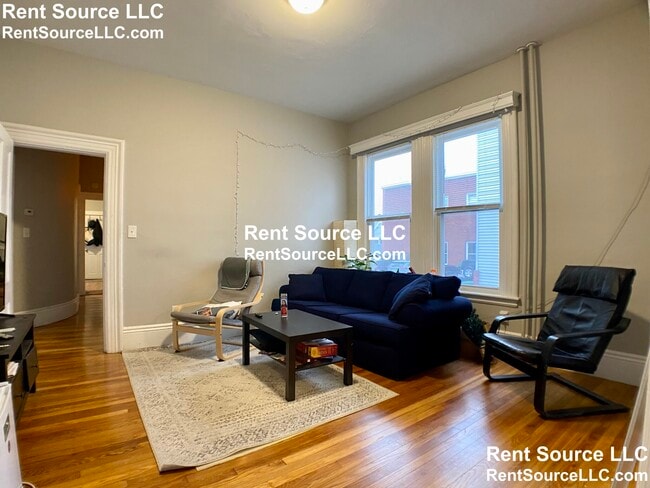 271 Highland Ave, Unit 1 in Somerville, MA - Building Photo - Building Photo