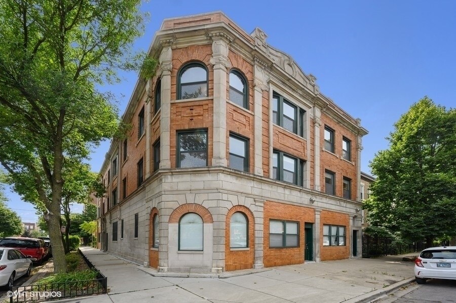 1803 W Huron St in Chicago, IL - Building Photo