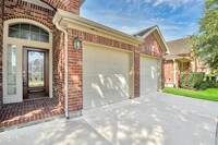 13617 Rainwater Dr in Pearland, TX - Foto de edificio - Building Photo