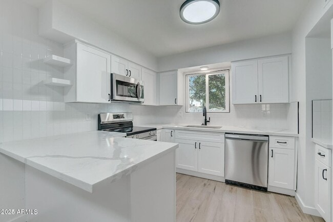 687 N Jackson St in Chandler, AZ - Building Photo - Building Photo