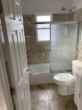 40 Donna Dr, Unit B1 in New Haven, CT - Building Photo - Building Photo