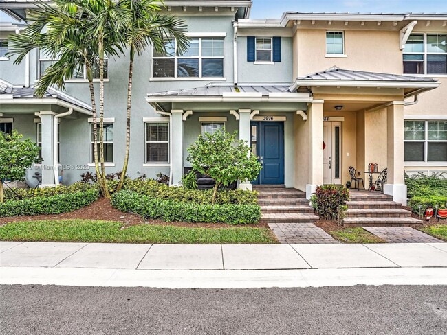 property at 3976 Poinciana Ln