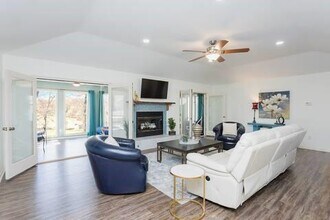 66 Taylor Dr in Bella Vista, AR - Building Photo - Building Photo