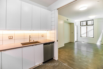 124 Laguna St-Unit -A in San Francisco, CA - Building Photo - Building Photo