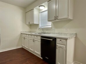 4243 Bermuda Dr in Pasadena, TX - Building Photo - Building Photo