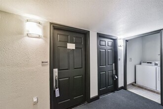 1025 Swanson St in Houston, TX - Foto de edificio - Building Photo
