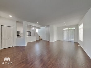 17061 Parkside Way SE in Renton, WA - Foto de edificio - Building Photo