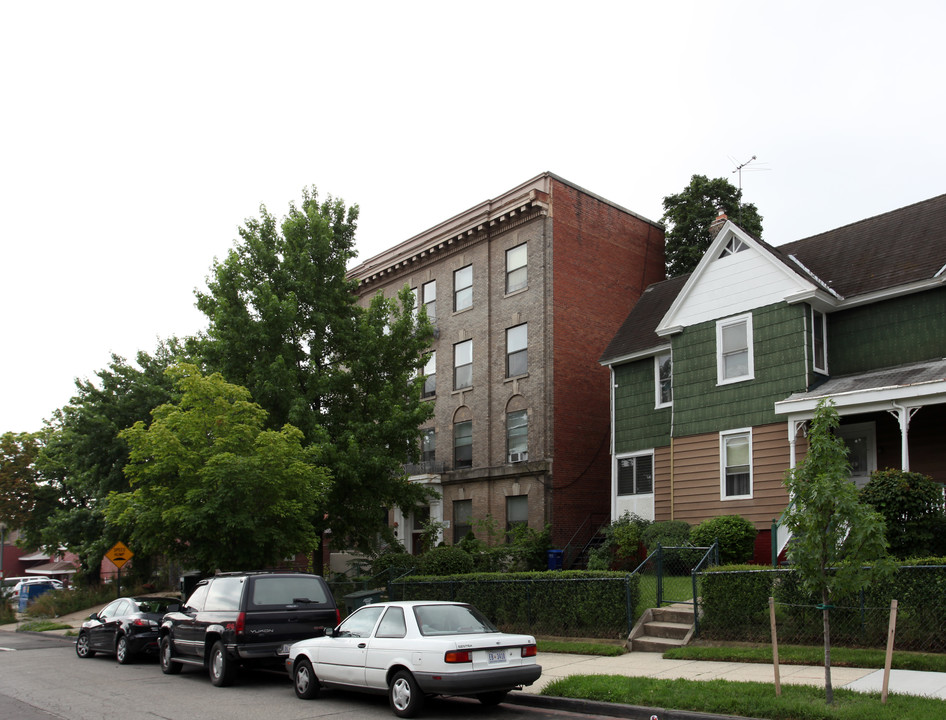 307 S St NE in Washington, DC - Building Photo