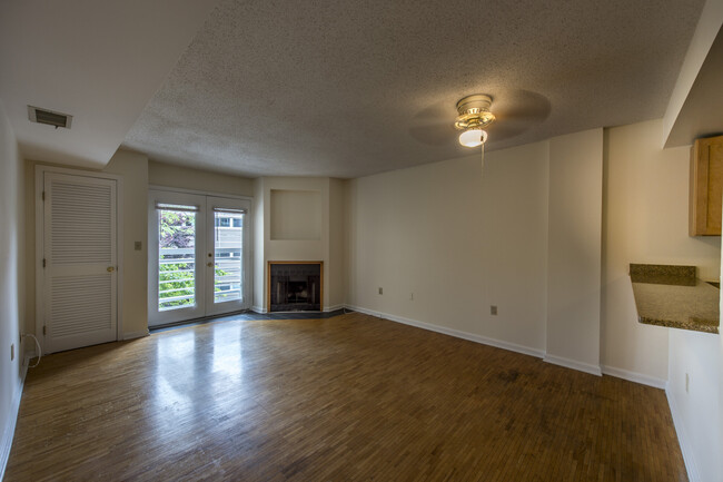 54 Kinnaird St, Unit 3 in Cambridge, MA - Building Photo - Building Photo