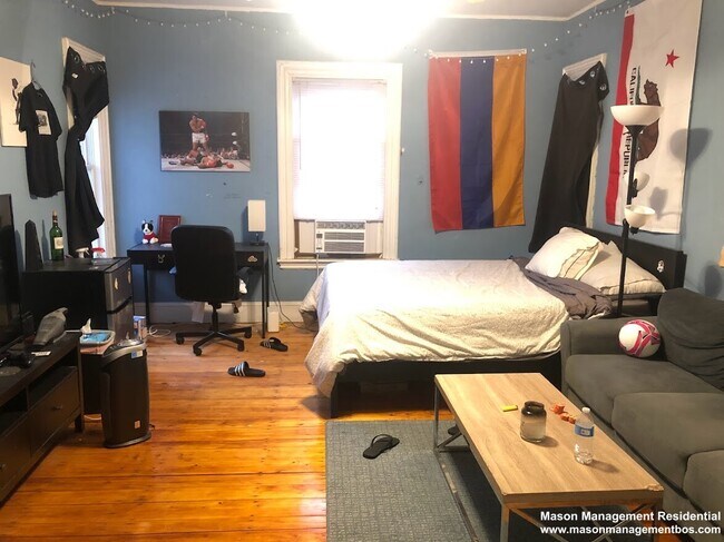 38 Gardner St, Unit 1 in Boston, MA - Building Photo - Building Photo