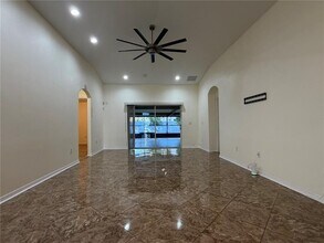 10214 Summer Azure Dr in Riverview, FL - Building Photo - Building Photo