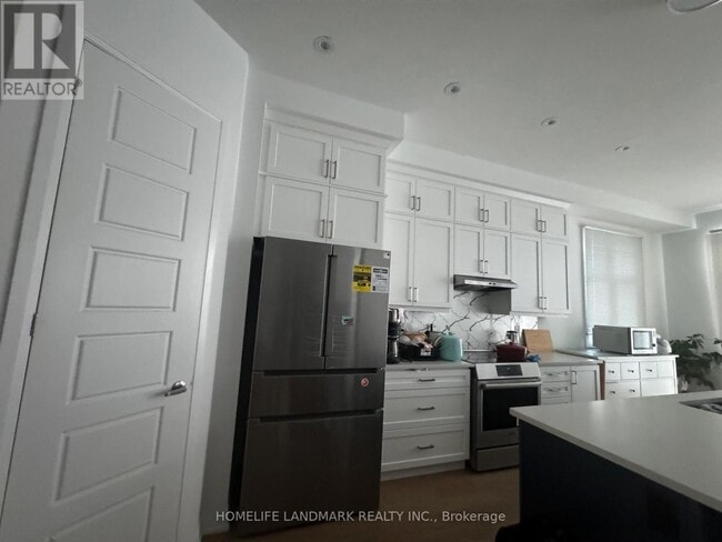 3036 William Cutmore Blvd in Oakville, ON - Building Photo - Building Photo