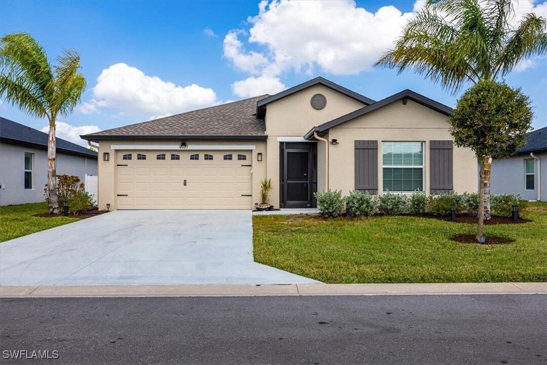 4021 Villa Doria Ct in North Fort Myers, FL - Building Photo