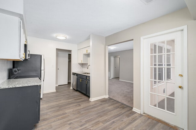 101 N High St, Unit B3 in Gahanna, OH - Building Photo - Building Photo