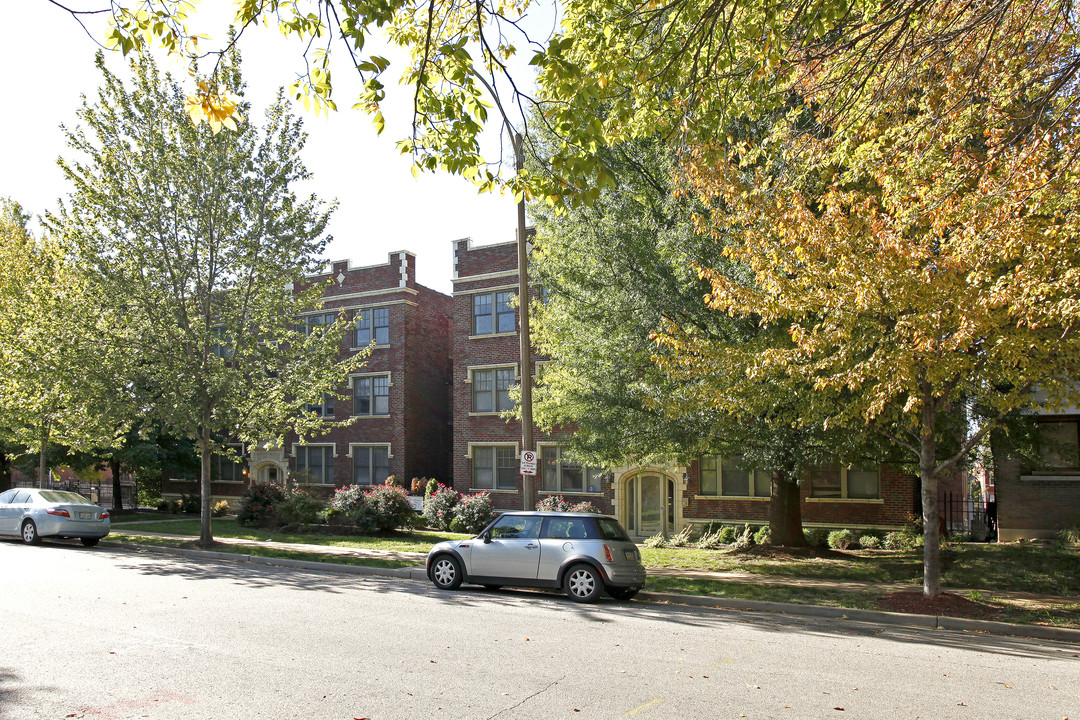 McPherson Place Condominiums in St. Louis, MO - Building Photo