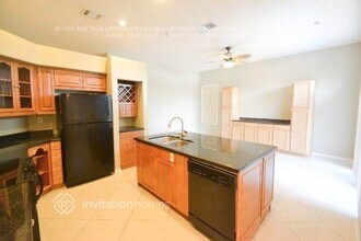 2333 NW 195th Ave in Pembroke Pines, FL - Building Photo - Building Photo