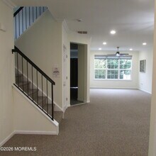 29 Tall Oaks Ct in Sayreville, NJ - Building Photo - Building Photo