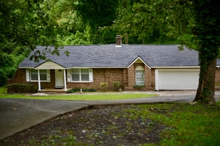 1849 Kimberly Rd SW in Atlanta, GA - Building Photo