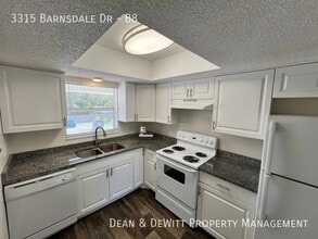 3315 Barnsdale Dr in Largo, FL - Building Photo - Building Photo