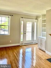 1211 N Pitt St in Alexandria, VA - Building Photo - Building Photo