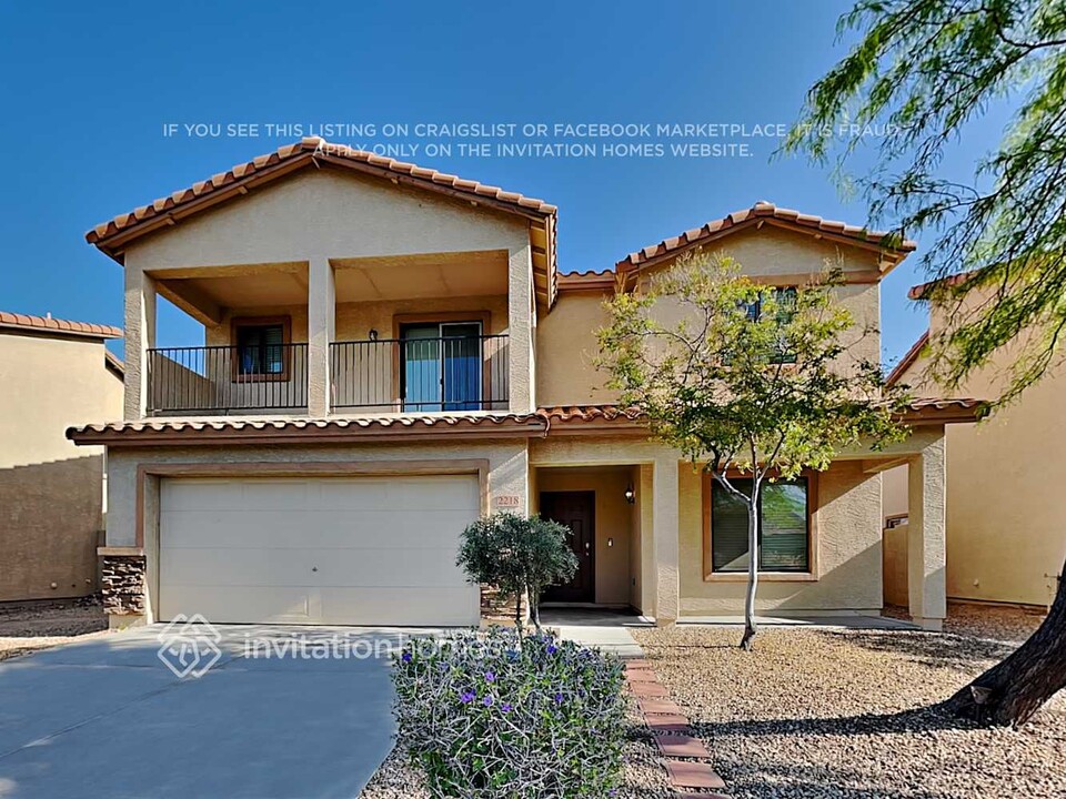 2218 E Cochise Ave in Apache Junction, AZ - Building Photo