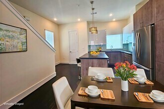 2401 Crawford St in Houston, TX - Foto de edificio - Building Photo