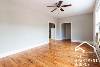 3721 N Pine Grove Ave, Unit E3 in Chicago, IL - Building Photo - Building Photo