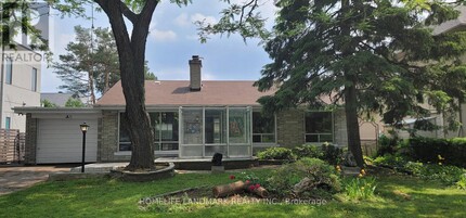 50 Larkfield Dr in Toronto, ON - Building Photo - Building Photo