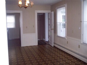 427 High St in Bristol, RI - Building Photo - Building Photo