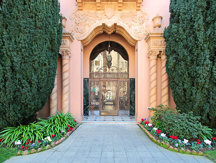 Casa Real in Palo Alto, CA - Building Photo