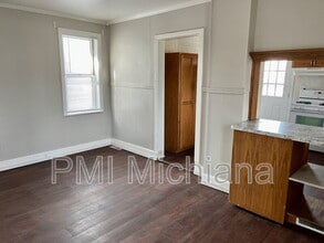 212 W 9th St in Mishawaka, IN - Building Photo - Building Photo