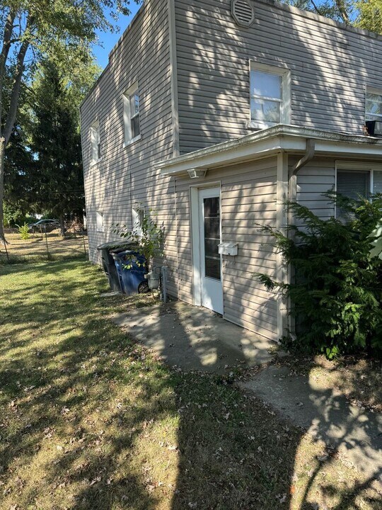 439 S Church St in Bowling Green, OH - Building Photo