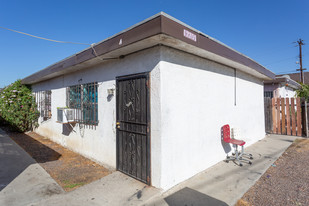 12207 Avalon Blvd in Los Angeles, CA - Building Photo