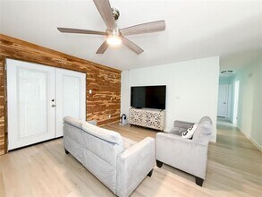 811 Roaming Rd Dr in Allen, TX - Foto de edificio - Building Photo