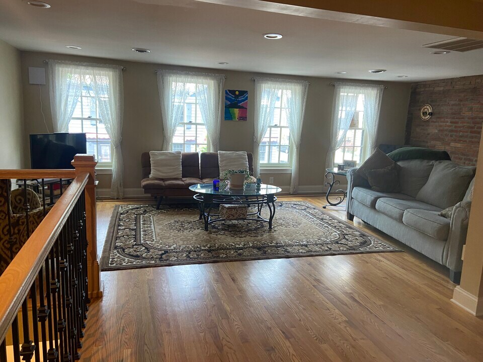 28 Dove St, Unit 2 in Albany, NY - Building Photo