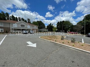 1398 Chestnut Plains Ct in Winston-Salem, NC - Building Photo - Building Photo