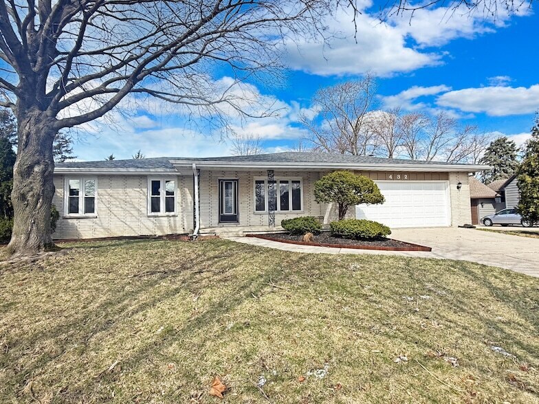 432 Summer Dr in Schererville, IN - Foto de edificio