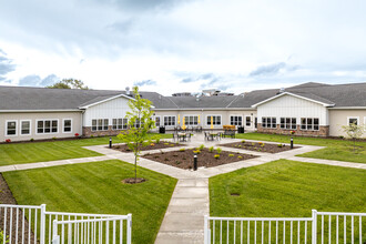 Harmony Gardens in Maplewood, MN - Foto de edificio - Building Photo