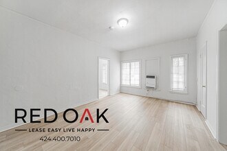 746 S Coronado St in Los Angeles, CA - Foto de edificio - Building Photo