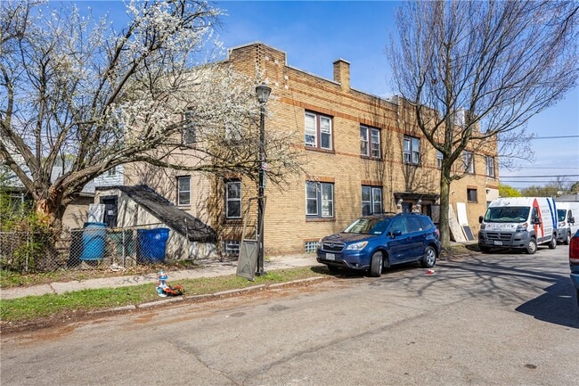 85 Mapledale St in Rochester, NY - Building Photo - Building Photo