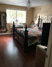 17000 NW 67th Ave in Hialeah, FL - Building Photo - Building Photo