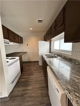 134 Orchard Dr in St. Clairsville, OH - Building Photo - Building Photo