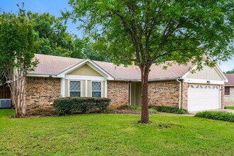 2310 Overbrook Dr in Arlington, TX - Building Photo - Building Photo